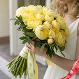 Маленькое фото 1: Букет из 25 желтых пионов с лентой, Голландия