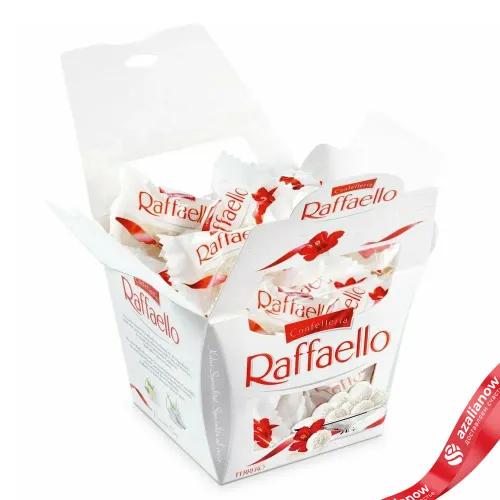 Фото 2: Конфеты в коробке «Raffaello (Рафаэлло)», с цельным миндальным орехом, в кокосовой обсыпке, 150 г