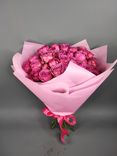 Фото флориста 5: Букет из 9 кустовых пионовидных розовых роз