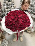 Фото флориста 3: Огромный шикарный букет из 151 красной розы
