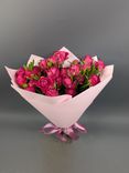 Фото флориста 6: Розовые кустовые пионовидные розы в упаковке, 5 шт