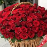 Маленькое фото 2: Букет в корзине из 1001 красной розы, 80 см, Россия