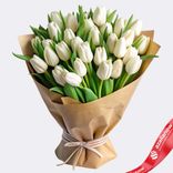 Маленькое фото 1: Букет из 31 белого тюльпана в крафте