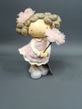Фото флориста 1: Сувенир «Девочка с цветком» (полирезин), H16,5x11x9,5см, розовый