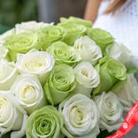 Маленькое фото 3: Букет из 23 бело-зеленых роз «Мондиаль», Эквадор, В 70см