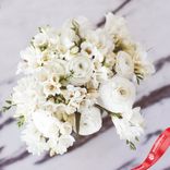 Маленькое фото 3: Ранункулюс и фрезия Уайт Микс (White Mix)