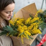 Маленькое фото 2: Букет 9 мимоз в крафте