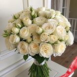 Маленькое фото 1: Букет из 101 белой кустовой пионовидной розы, Голландия