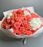 Фото флориста 5: Акция! Огромный букет из гортензий и кустовых роз