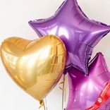 Маленькое фото 2: Композиция из 3 шаров с гелием, 1 золотое сердце и 2 звезды