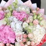 Маленькое фото 3: Акция! Букет из гортензий, роз, лизиантусов и хлопка «Лучшая из лучших»