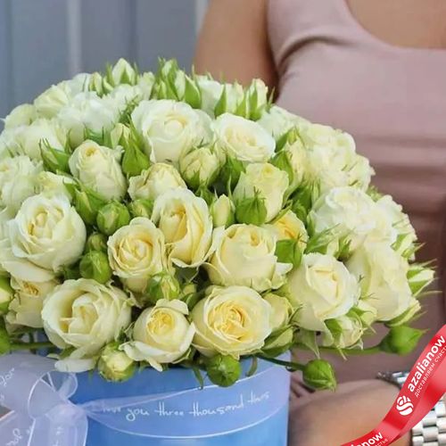 Фото 3: Букет из 19 кустовых белых роз в коробке
