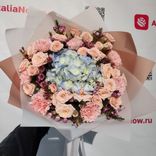 Фото флориста 4: Акция! Большой букет из роз, гвоздик, оксипеталума, гортензии «Очарование»