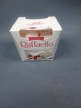 Фото флориста 6: Конфеты в коробке «Raffaello (Рафаэлло)», с цельным миндальным орехом, в кокосовой обсыпке, 150 г
