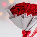 Маленькое фото 2: Акция! Букет из 29 алых роз «Первая любовь»