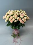 Фото флориста 1: Букет из 25 кустовых пионовидных белых роз