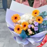 Маленькое фото 2: Букет из роз, гербер и гортензии «Дуэт с тобой»