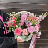 Фото флориста 3: Акция! Букет из гвоздик, маттиол, хризантем, роз «Альпийские луга»