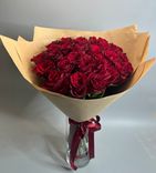 Фото флориста 6: Акция! Букет из 29 красных роз в крафте