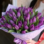 Маленькое фото 3: Букет из 55 фиолетовых тюльпанов