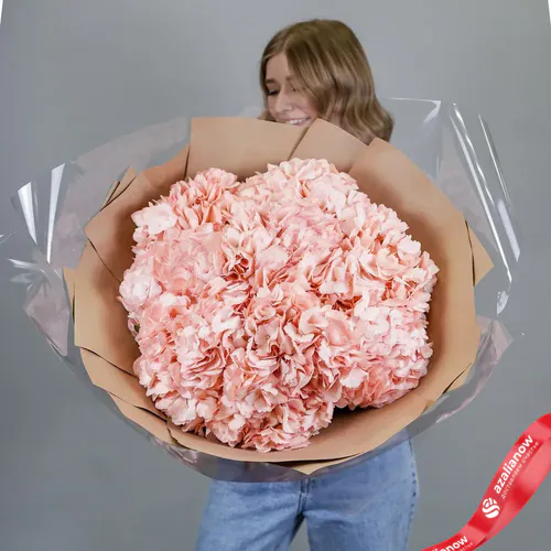 Шикарный букет из 15 розовых гортензий