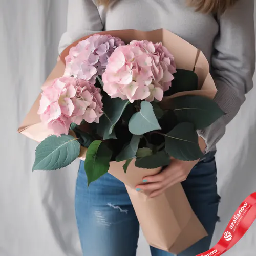 Букет из 3 розовых гортензий в крафте
