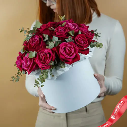 Фото 9: Акция! Букет из 19 красных роз «Искушение в коробке»