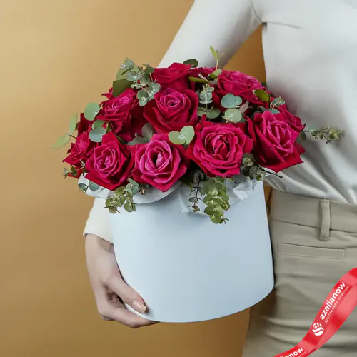 Фото 8: Акция! Букет из 19 красных роз «Искушение в коробке»
