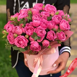 Маленькое фото 1: Букет из 15 кустовых пионовидных розовых роз в коробке