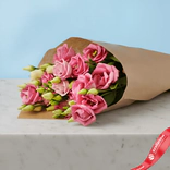 Маленькое фото 2: Акция! Букет из 5 розовых лизиантусов в крафте